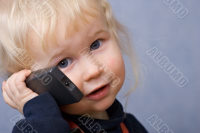 girl with phone