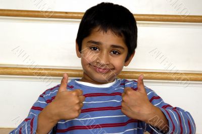 Double Thumbs up