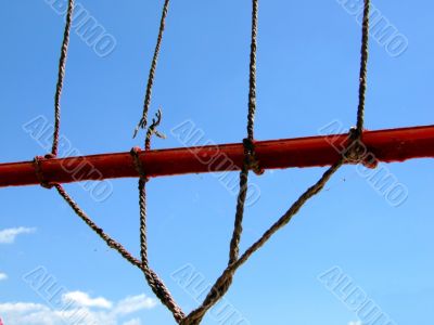 ruptured knot at the old rope in the sky