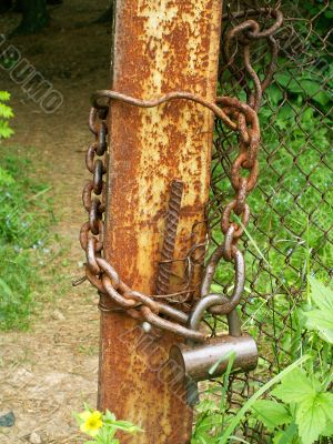 The rusty hinged lock
