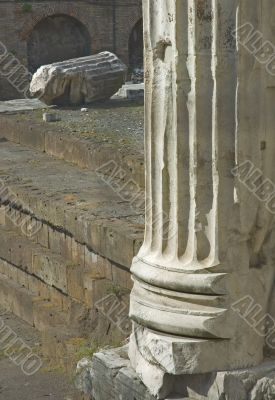 roman column