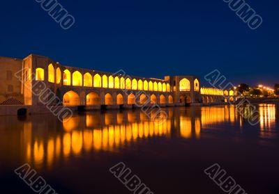 Khajoo bridge over Zayandeh river, Isfahan, Iran