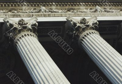 roman columns