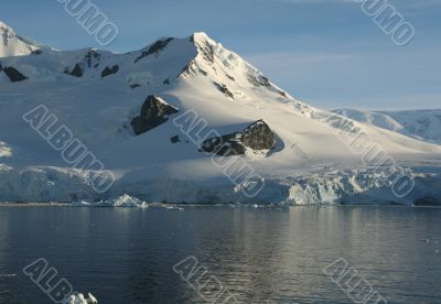Mountains & glaciers with icefalls