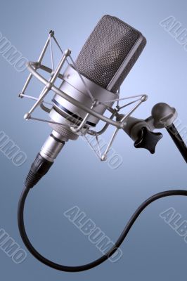 Microphone