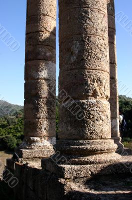 Detail, columns