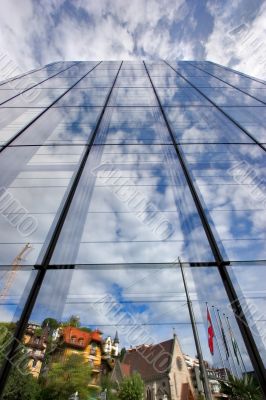 Mirror wall