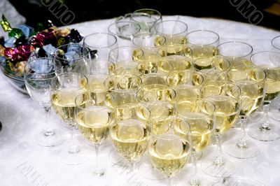 glasses of champagne
