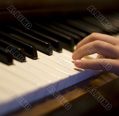 piano close