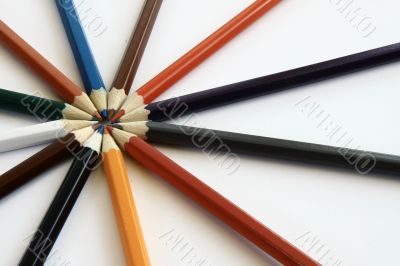 Color pencil