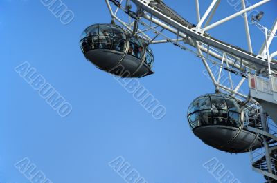 Capsules  of  London Eye