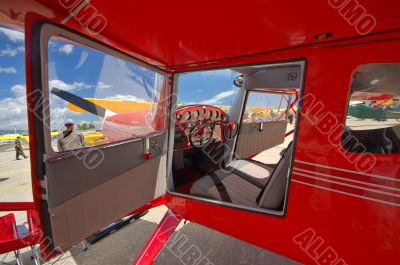 Cessna 140 cockpit