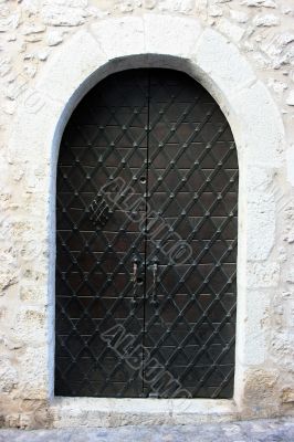 Medieval strict door