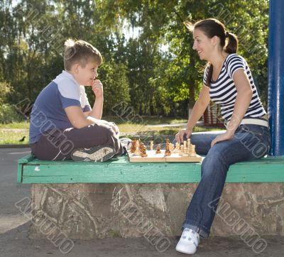 Mum and son chess