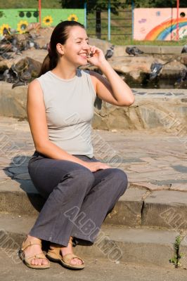 girl with mobile