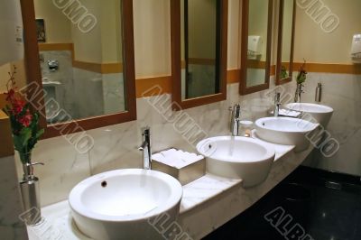 Modern sinks