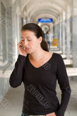 girl with mobile