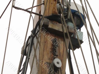 mast of the sailing ship