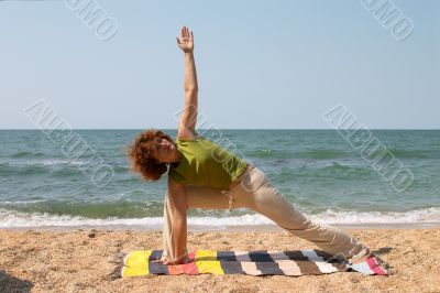 Utthita Parsvakonasana pose