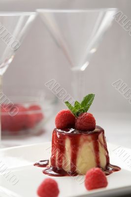 Pannacotta dessert