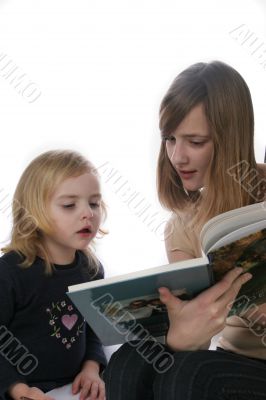 Kids reeding