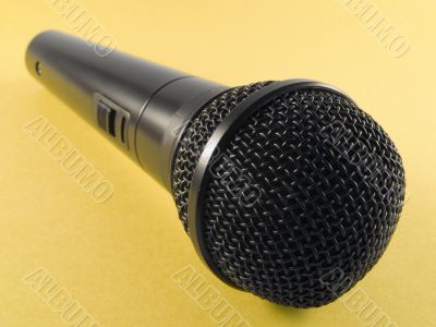 mic yellow
