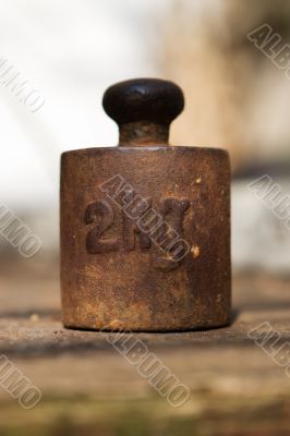 Old rusty 2kg weight