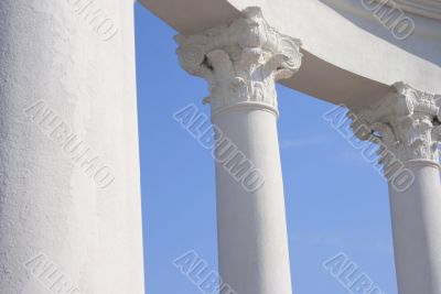 White big sculpture