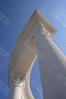 White big sculpture
