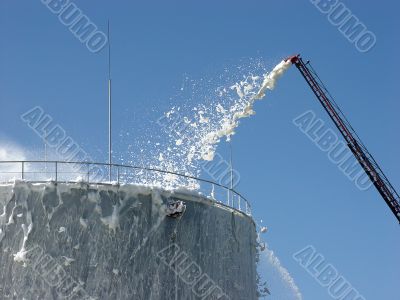 extinguishing of the oil store