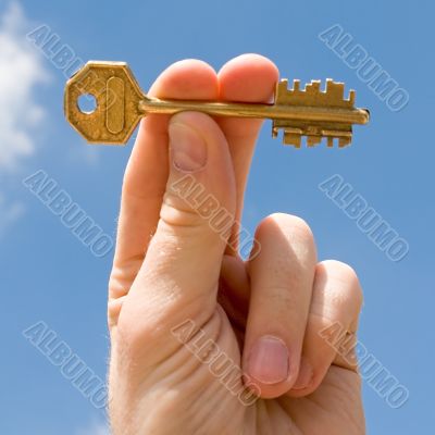 hand transfers the key