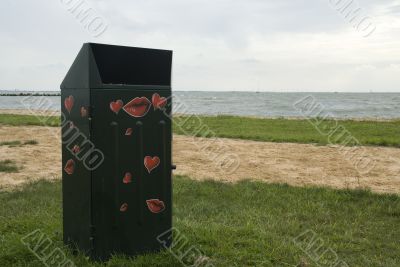 Loving garbage can