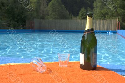After party by the swimming-pool