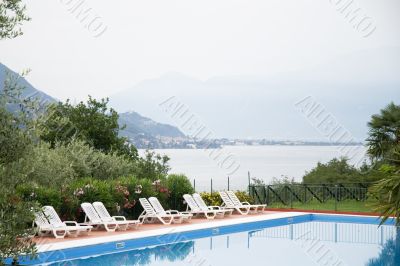 Luxury swimming-pool