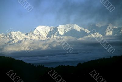 Kangchengjunga, clouds in valley