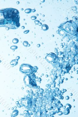 fresh water with bubbles