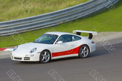 racing on circuit