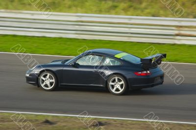 racing on circuit