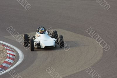 racing on circuit