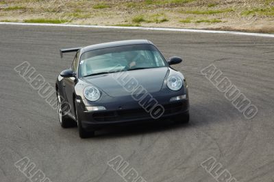 racing on circuit
