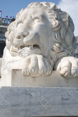The Lion statue.