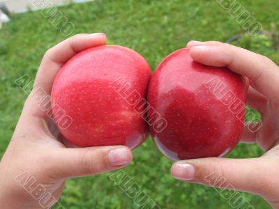 Red apples