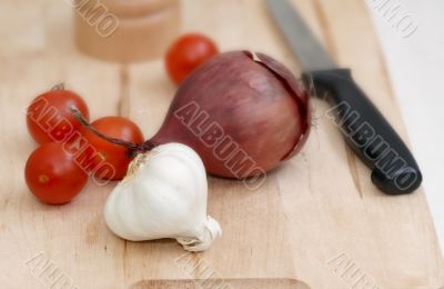 garlic onion and tomato