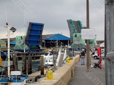 lifting bridge