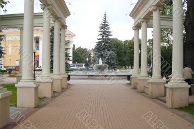 Colonnade  before the fountain