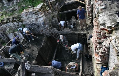 archeologists at work
