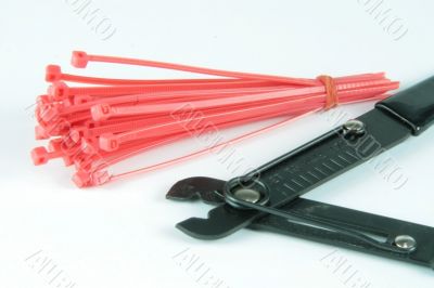 cable tie and cutter