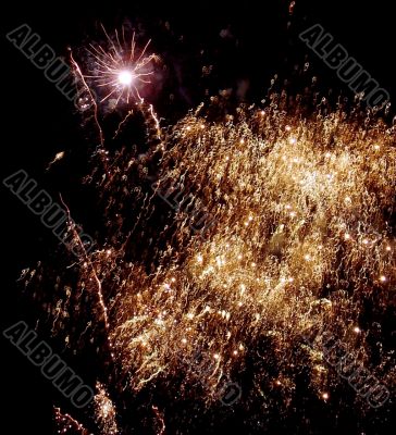 sparkly gold fireworks