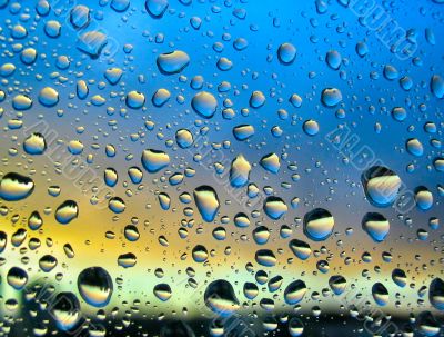 Stormy droplets