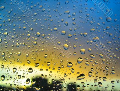 Stormy droplets